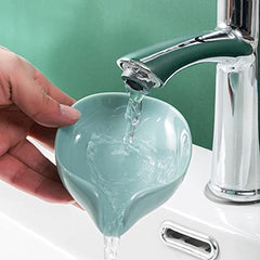 Self Draining Soap Dish Holder (1 Pcs), Easy Clean Soap Dish for Shower with Suction Cup Creative soap Box